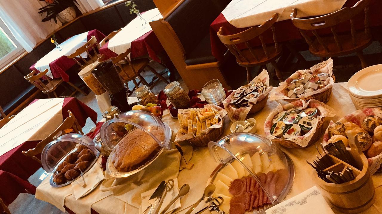 ALPieve Albergo Pieve Pieve Di Ledro Buitenkant foto