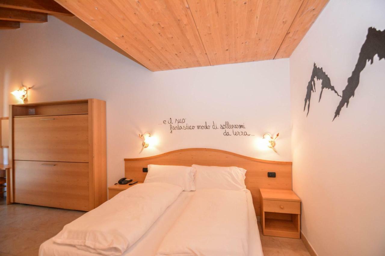 ALPieve Albergo Pieve Pieve Di Ledro Buitenkant foto