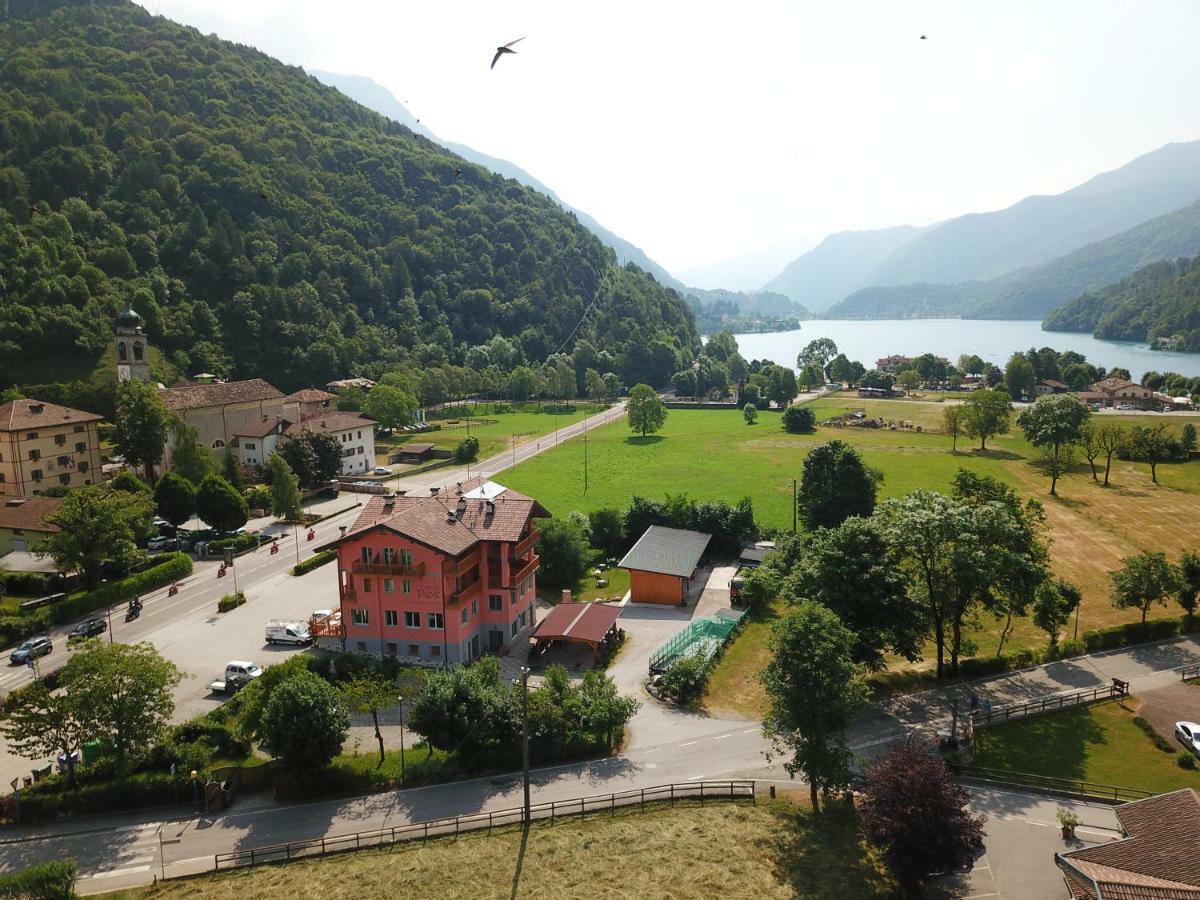 ALPieve Albergo Pieve Pieve Di Ledro Buitenkant foto