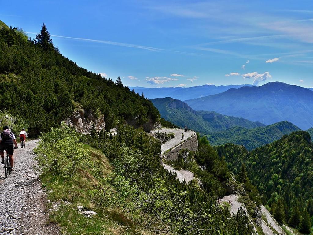 ALPieve Albergo Pieve Pieve Di Ledro Buitenkant foto